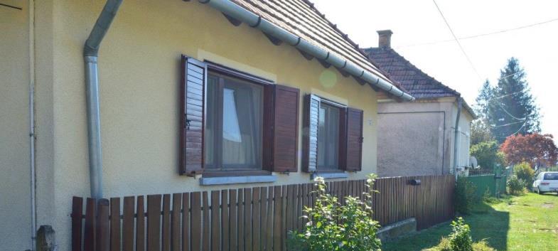 HOMLOKZATKÉPZÉS Az épületeink burkolása, vakolatának színezése, megmunkálása mindig is