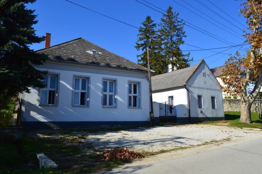 A fenti példák tömeg és
