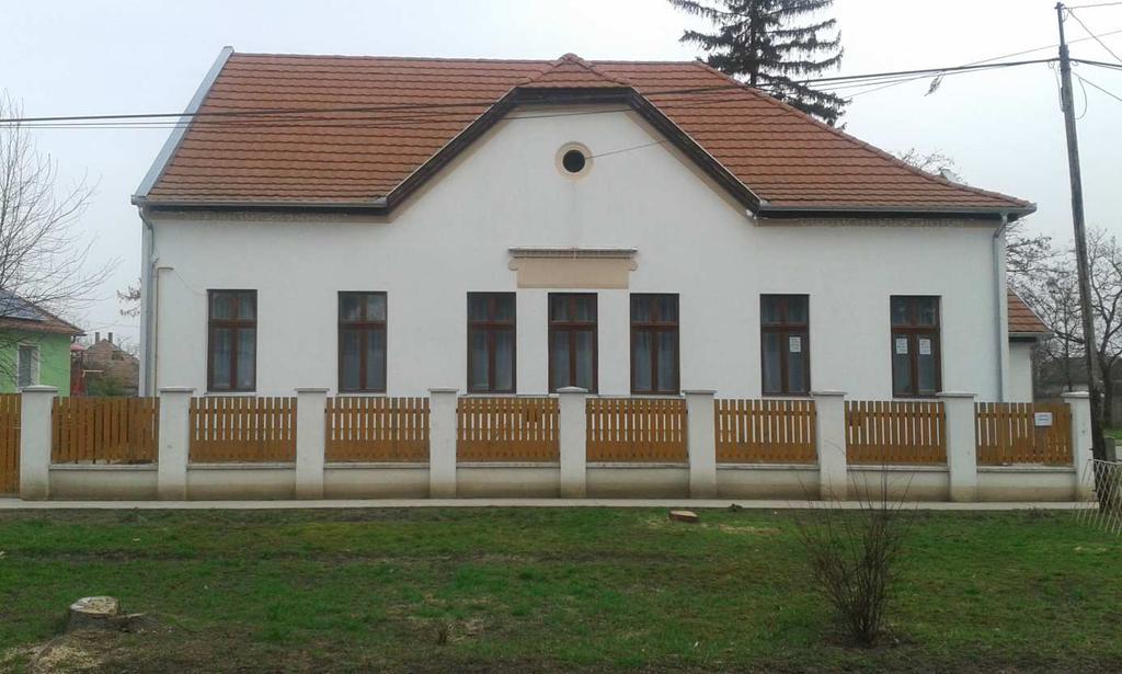 Ezek a részek akár sűrűbben is cserélhetők, ha a tulajdonos már mást szeretne akár önmagában, akár egy épület felújítás keretében.