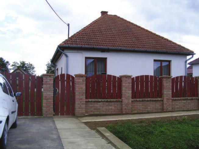 32 Építészeti útmutató SZÍN Visszafogott illeszkedés, hasonló színhasználat, nem túl változatos, hagyományos színekkel készült épületek jellemzik. (pl.