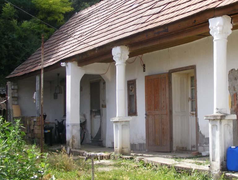 ELŐTETŐK, TORNÁCOK, PERGOLÁK A hosszházak