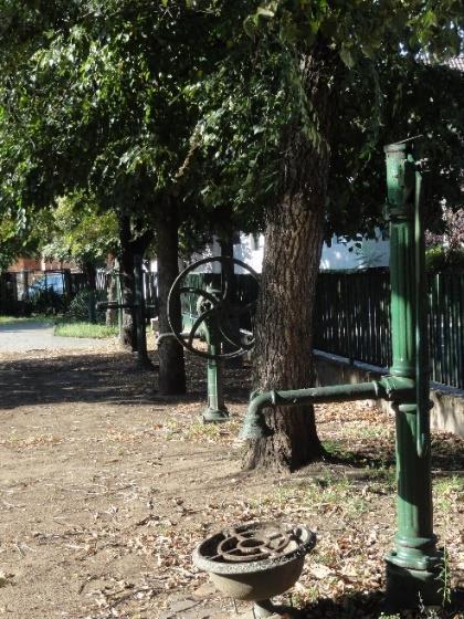 ) A városközpont közintézményeinek rangos eleme a XIX.