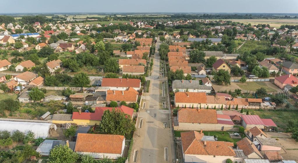 Újfehértó - TAK 24 TELEPÜLÉSKARAKTER Százház -ak lakóterület településrész Újfehértó helyi védelem alatt álló, országosan is egyedülálló képződménye, a "Százház"-ak településrész.