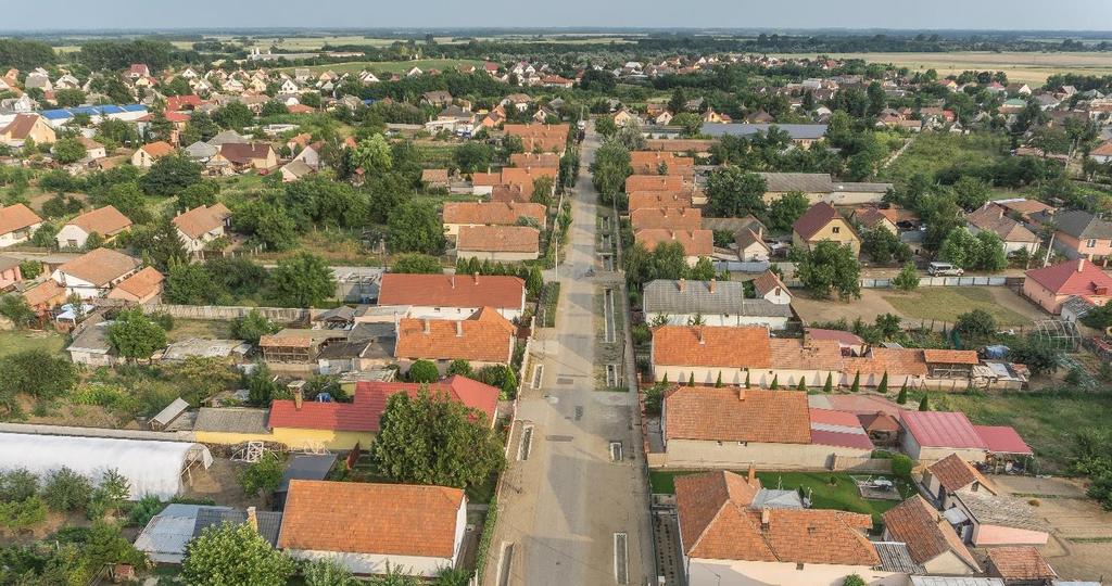 Az utcák élhetőbbé tétele tekintetében a közterületen megkezdődött a csapadékvíz-elvezetés.