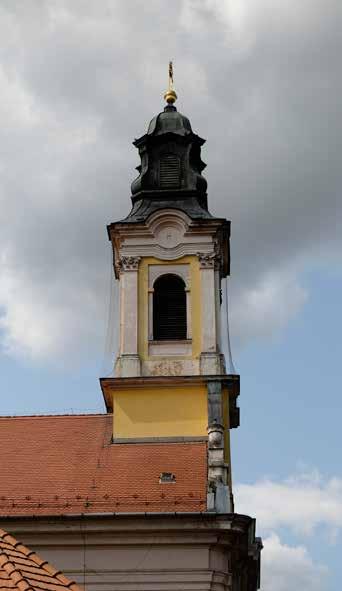 3. ÉPÍTETT ÖRÖKSÉGÜNK Monor műemlékei Római katolikus templom A templom klasszicizáló, késői barokk stílusú, 1800-1806 között épült, eredetileg utcasorba illesztett épület.