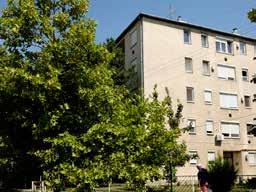 településszerkezetileg és városképileg is meghatározó együtteseket eredményezett, így Monoron is több