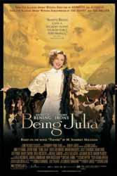 S ahogy Shakespeare mondta: színház az egész világ. A film maga szépen fotózott, gondosan rendezett művészfilm, amely mégis széles nézőközönségnek szól.