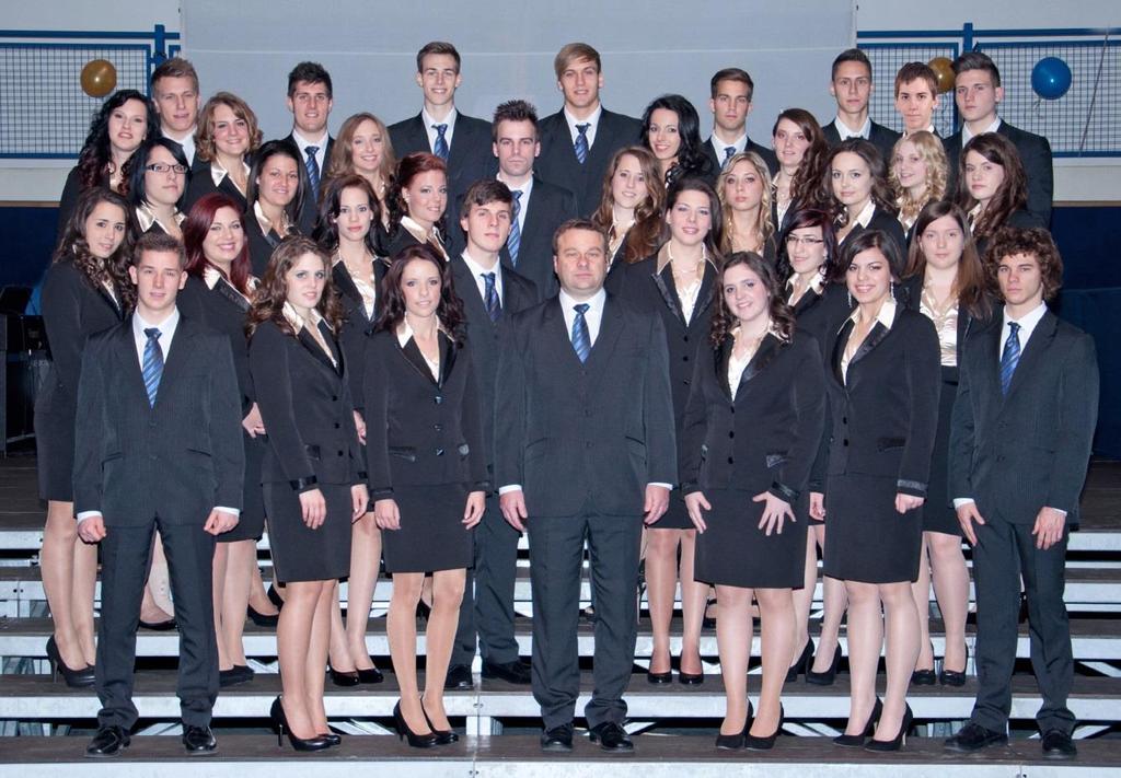 12. b Ács Dávid, Altay Csilla, Aradi Kristóf, Borsos Márk, de Jonge Róbert, Doma Brigitta, Fehér Emma, Fonyó Panna, Forrás Fernanda, Gazdag Dávid, Heckenast Anna, Horváth Gábor, Ipkovics Ágnes,