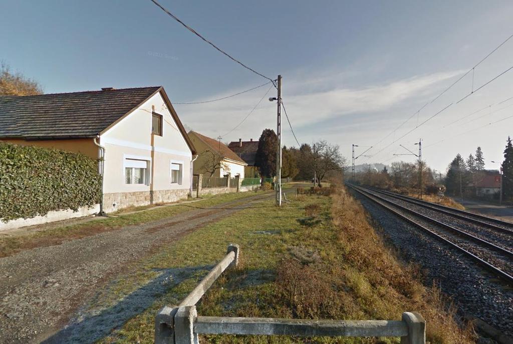 G) VASÚT MENTI BELTERÜLET Forrás: GoogleEarth - Streetview TELEPÜLÉSKÉP Kismaroson a vasútvonal északi határát egy keskeny sávban belterület övezi.