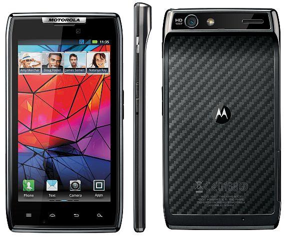 A kétbalkezes Motorola Glass mellett üdvöskéje technokratának: kitűnő választás Motorola RAZR. akik úton-útfélen Bár RAM nálunk XT910 elejtik telefonjukat.