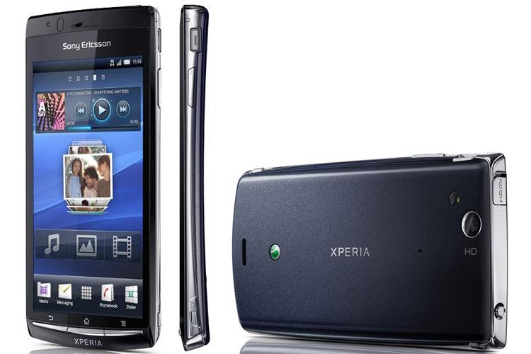 Haközépkategóriás telefon fontos a külső: Sony Xperia Arc (S).