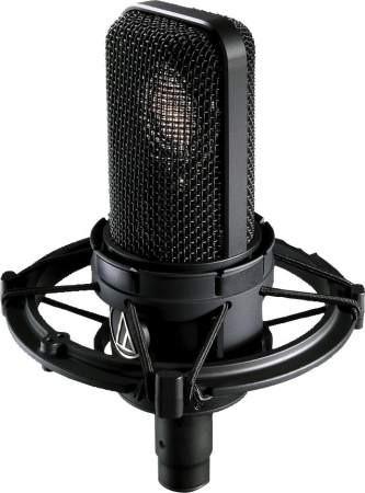 Kondenzátor mikrofon: A mikrofon membrán-lemezeit éri a hanghullám, és megrezegteti.