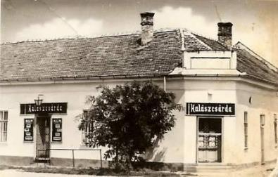 Öreghalász csárda a Kossuth tér ÉNy i