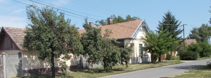 Lakóház, fatornácos, filagóriás,
