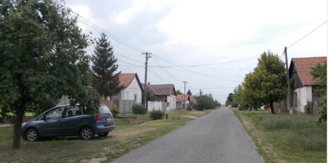 Ezek nem tanyák, hanem a Körös folyó árterületén, a jól termő