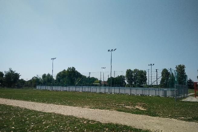 Az épület tájba illesztését a megfelelő növényzet megválasztásával is segíthetjük.