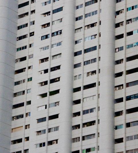 5 / Beton: az élet- és vagyonvédelem eszköze A lakóházak betonfalai, kerítései ellen tudnak állni az erőszakos behatolásoknak, a durva rongálásoknak.