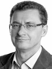 Számviteli, pénzügyi, tagnyilvántartási feladatain túl, szívesen vesz részt a