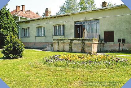 Az államigazgatás ezt felismerte, és az egész országban megkezdődött a házasságkötő-termek kialakítása vagy építése. Fonyódon ezt 1978-80 között dr.