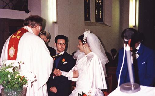 házasságkötés után (1995) Plébános: Fehér Ernő