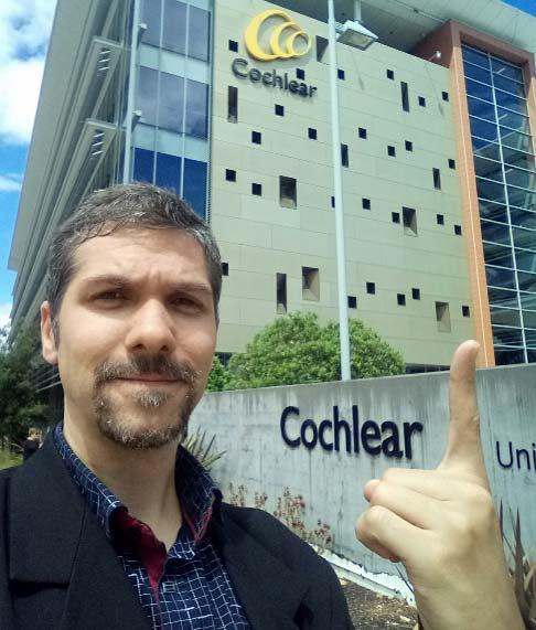 Hallásrehabilitációs tanulmányút Sydneyben Háromhetes ausztráliai utam során a Fül-Orr-Gégészeti és Fej-Nyaksebészeti Klinika fizikusaként lehetõségem nyílt a Cochlear Ltd.