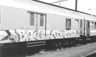 Graffiti na vlaku (foto Bálint Liszka, 2000) 3. Zhrnutie V poznaní ¾udovej kultúry 650 tisíc èlennej maïarskej národnostnej skupiny, ktorá sa dostala do Èeskoslovenskej republiky po jej vyhlásení 28.
