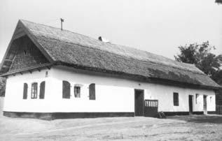 keï ešte dlhé roky zápasilo s problémom nedostatku miestností a pracovníkov.