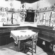 Interiér domu ¾udovej architektúry a bývania v Martovciach ( otoarchív Múzea maïarskej kultúry a Podunajska v Komárne) V roku 1940 zlúèené Rožòavské banícke a mestské múzeum utrpelo poèas vojny ve¾ké