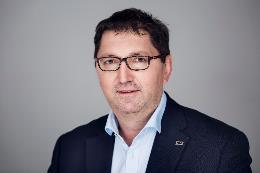 MAYER ANDRÁS beruházási vezérigazgató-helyettes okleveles építőmérnök