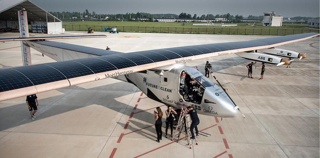 47. ábra. A napelemes töltésű, tisztán elektromos hajtású Solar Impulse 2 [118.