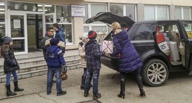 Na krabicu každý napísal koľkoročnému dievčaťu či chlapcovi venuje svoj balík. Ako povedal Ján Pavol II.: Každý je schopný dávať, kto má srdce plné lásky. K láske nepotrebujete plnú peňaženku.