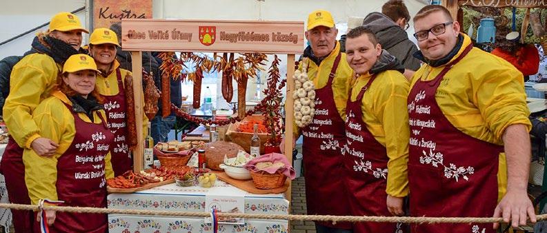 20 ǀ 1/2017 VEĽKOÚĽANSKÝ OBZOR FOTO: NÉMETH TIBOR, ZOLTÁN MÁRIS X. Medzinárodný klobásový festival X. Nemzetközi Kolbászfesztivál Dňa 25.februára 2017 sa konal 10.