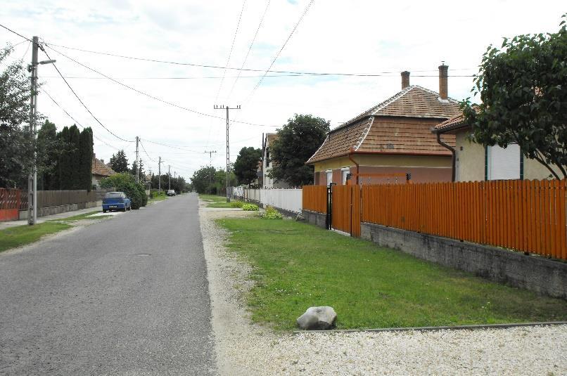 UTCAKÉPEK Amikor befordulunk az utcánkba az a megérkezésünk első állomása.