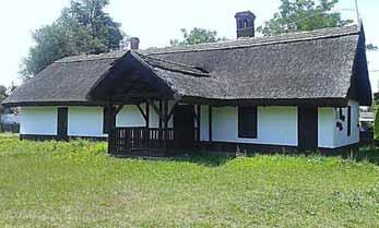 A szépség sokféle lehet, de a közös rendez elv a rend. Ezen belül a tömeg, forma, a homlokzat, a szín, a részletek rendje.
