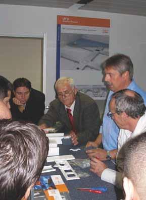 Datenblatt Unterflur-Installationskanal Merkblatt Montage von estrichüberdeckten und estrichbündigen Kanalsystemen Hinweise für die Bauleitung und die tangierenden Gewerke Stand: 07/2007 1 Produkt