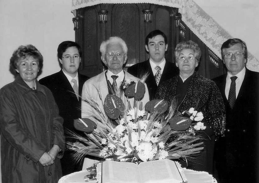 Fotografija br. 16 Zlatna svadba u Hrišćanskoj reformatskoj crkvi na Telepu 2004. godine.