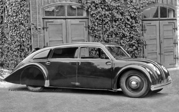 4.2. ábra, Tatra 77, 1935 3 Az 1960-as évektől az járművek légellenállását már nem csak az egyre áramvonalasabb karosszériákkal, hanem az egyre kisebb homlokfelülettel is igyekeztek csökkenteni.