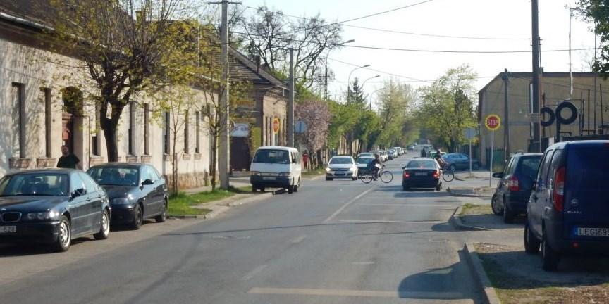 ábra: Pázmány Péter utca Szerencs utcától a körvasút felé Javasolt fejlesztés A Pázmány Péter utca