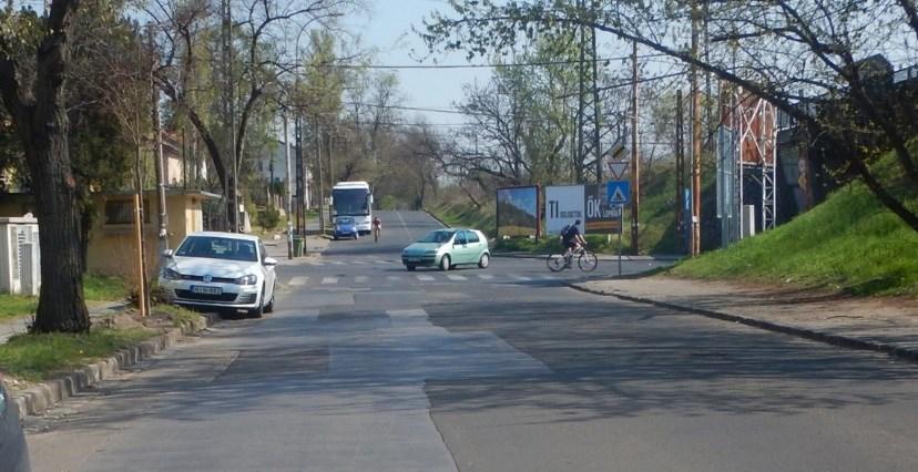 Javasolt fejlesztés A környezet rendezése, a csomópont és a kerékpáros keresztezés felismerhetőségének fejlesztése elengedhetetlen.
