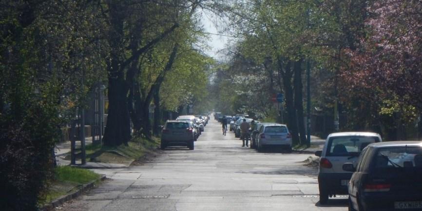 István utcától a Szőnyi út, Szegedi út irányába, illetve a Rákos-patak menti tengely felé (jelenleg az autópálya zuglói oldala a Rákospatak utcai gyalogos felüljárón keresztül érhető el.