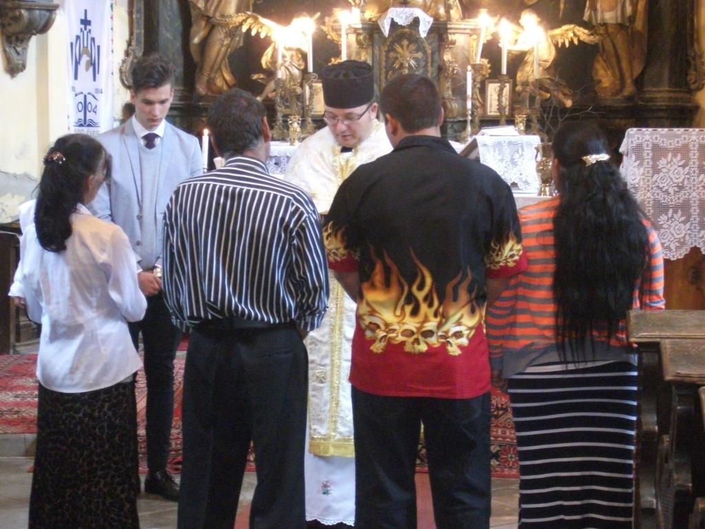 7 Dicsőség Jézus Krisztusnak! szenteltek liturgiát tartott Keresztes Szilárd, nyugalmazott hajdúdorogi megyés püspök a Sója Miklós Görögkatolikus Óvoda és Általános Iskola dolgozóinak.