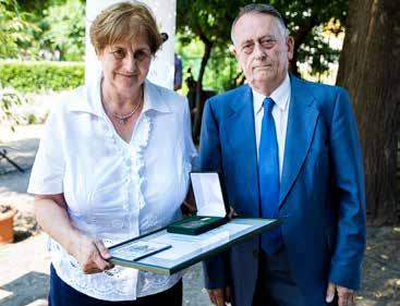 4 Ferencváros Elismerés Átadták a Pro Sanitate Ferencváros díjat Idén dr. Király Edit háziorvos kapta meg Ferencváros egészségügyi kitüntetését.