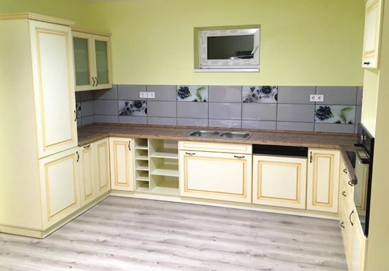 hu Érdeklődni: +36 30 604 5779 KISKERESKEDELMI ELADÓ - fürdőszobai felszerelések