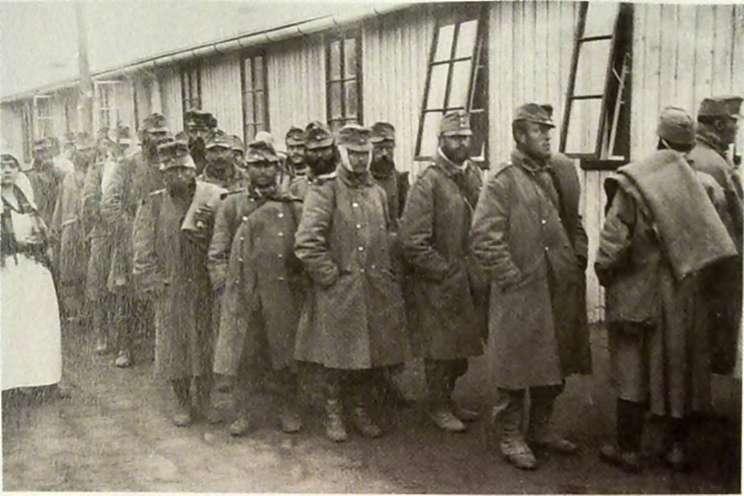 1918 januárjában Budapesten a munkások általános sztrájkba kezdtek kifejezetten politikai követelésekkel, amelyek között szerepelt a választójog is.