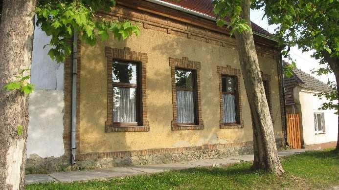 9. Volt református iskola, ma parókia Tompa Mihály utca 3.