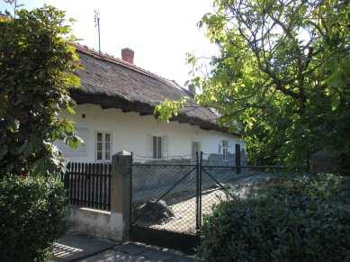 bontható el. 38. 1668. hrsz. Kaszás utca 15.