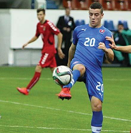 Býval som tam zo spoluhráčom Mirom Lángom, s ktorým sme sa rozhodli hrať za Slovan. Do školy v Tvrdošovciach som chodil iba pondelky a utorky, ostatné dni som trénoval v Bratislave.