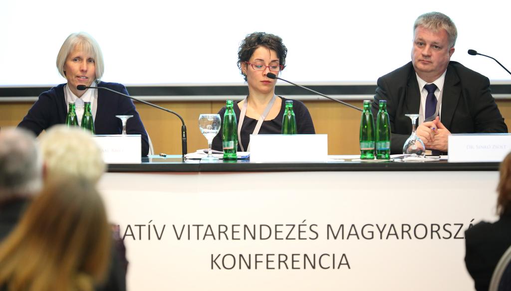 Alternatív Vitarendezés Magyarországon Konferencia Előadásában a konfliktuskezelés és a vitarendezés történelmi gyökereihez nyúlt vissza és az alternatív megoldásokat is számba vette.