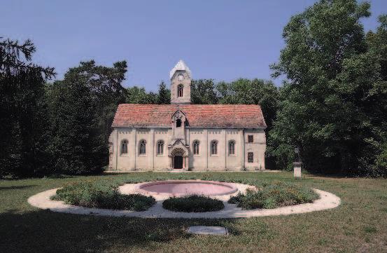 alapfalai állnak.