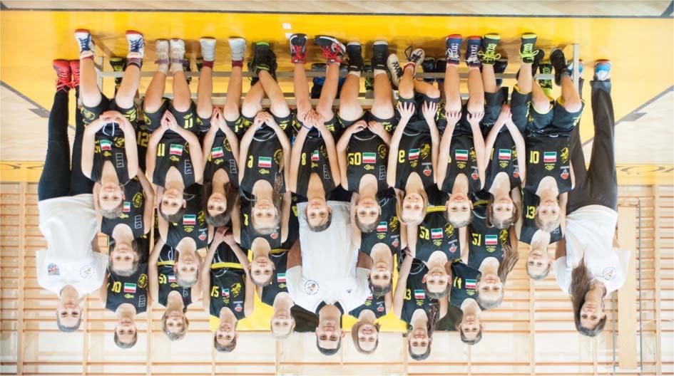 U11 leány csapat Felsõ sor (balról): Okolicsányi Sára, Szabó Laura, Lányi Léna, Bosch Emma, Zsirka Erzsébet, Oberfrank Laura, Harsági Lili; középsõ sor (balról): Gebri Orsolya (edzõ), Fodor Lili,